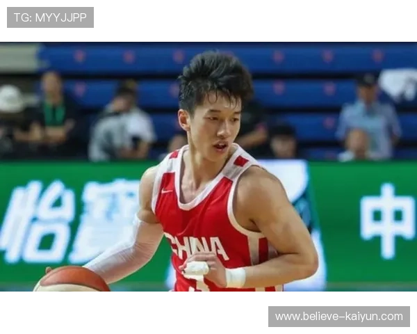 中国男篮逆转夺冠，年轻球员表现引发球迷热议