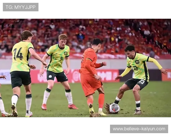 中国足球队迎战强敌备战亚洲杯 期待打破历史瓶颈突破更高水平 中国足球队迎战强敌备战亚洲杯 期待打破历史瓶颈突破更高水平