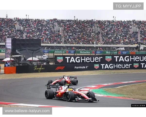 F1赛季激战正酣 法拉利和梅赛德斯争夺世界冠军宝座